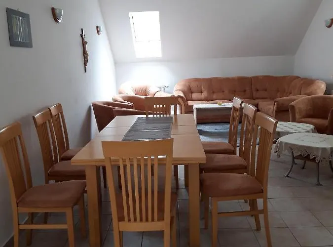 Tic Apartmanhotel Hervartó